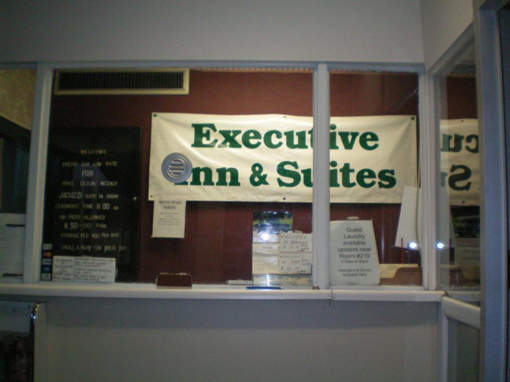Executive Inn & Suites - オーガスタ エクステリア 写真